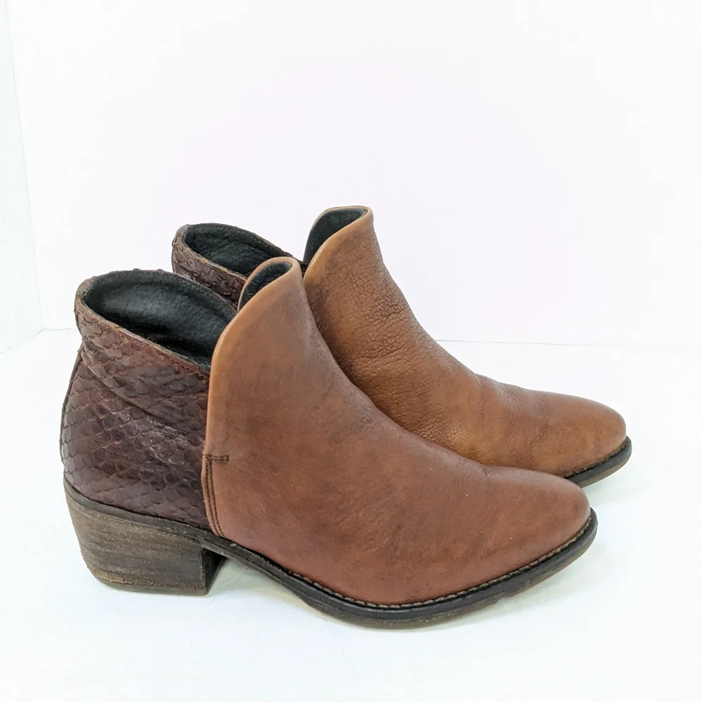 Khrio leather ankle boots